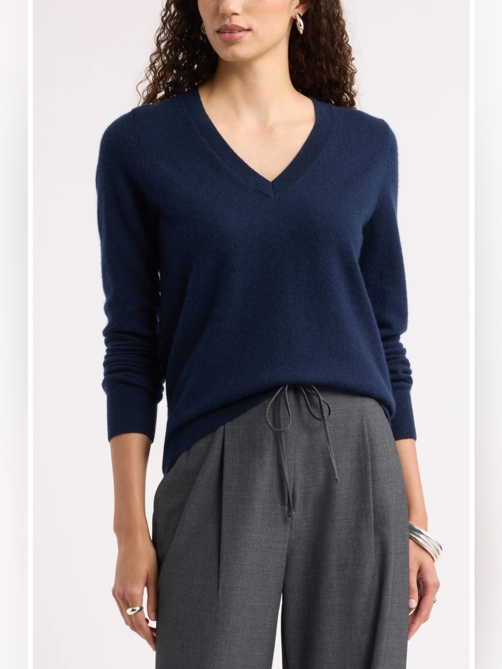 NWOT- Nordstrom V-Neck Cashmere Sweater, Navy Night, size Small